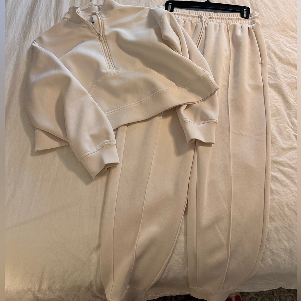 All In Motion women’s sandwash 1/2 zip pullover / joggers set. cream size small
